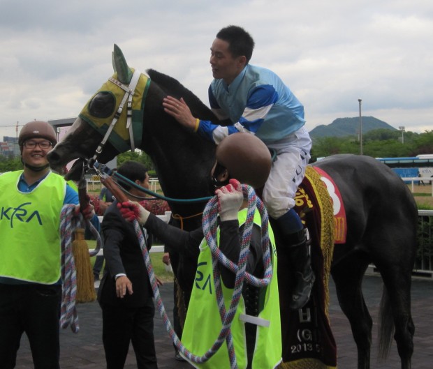 Speedy First and Joe Fujii in the Korean Derby Winner's Circle